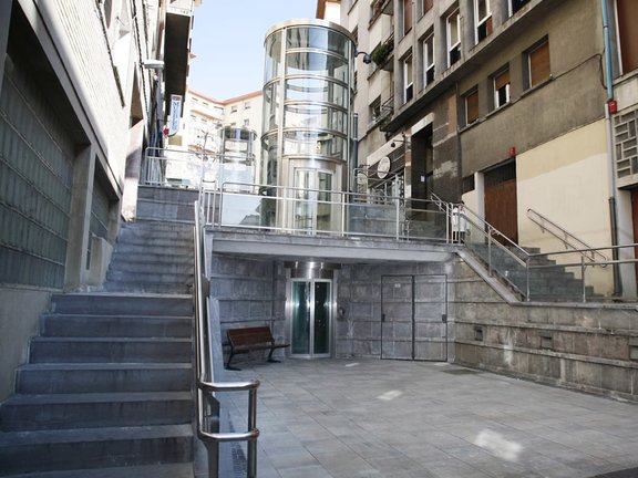 Lift in de Calle Isaac Albeniz