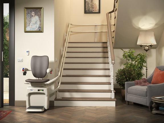 siège monte-escalier installé dans une maison