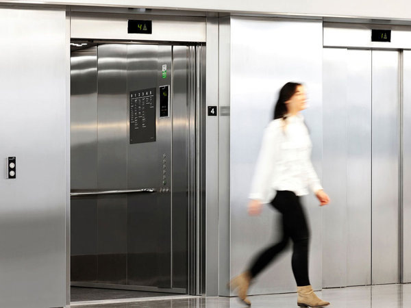 Ascenseurs Orona pour bâtiments publics 